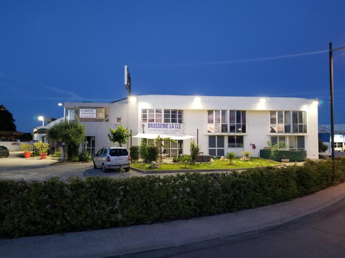 Hotel La Cle Saint-Andre-de-Sangonis Экстерьер фото