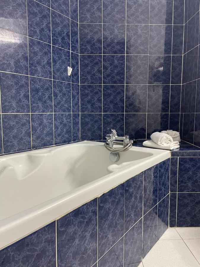 Hotel La Cle Saint-Andre-de-Sangonis Экстерьер фото