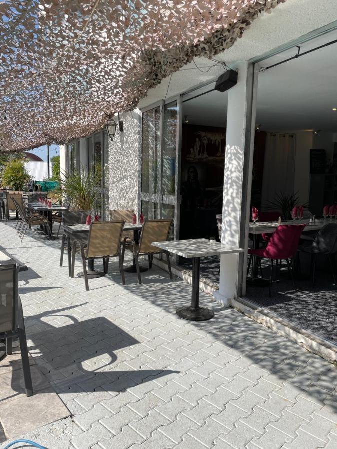 Hotel La Cle Saint-Andre-de-Sangonis Экстерьер фото
